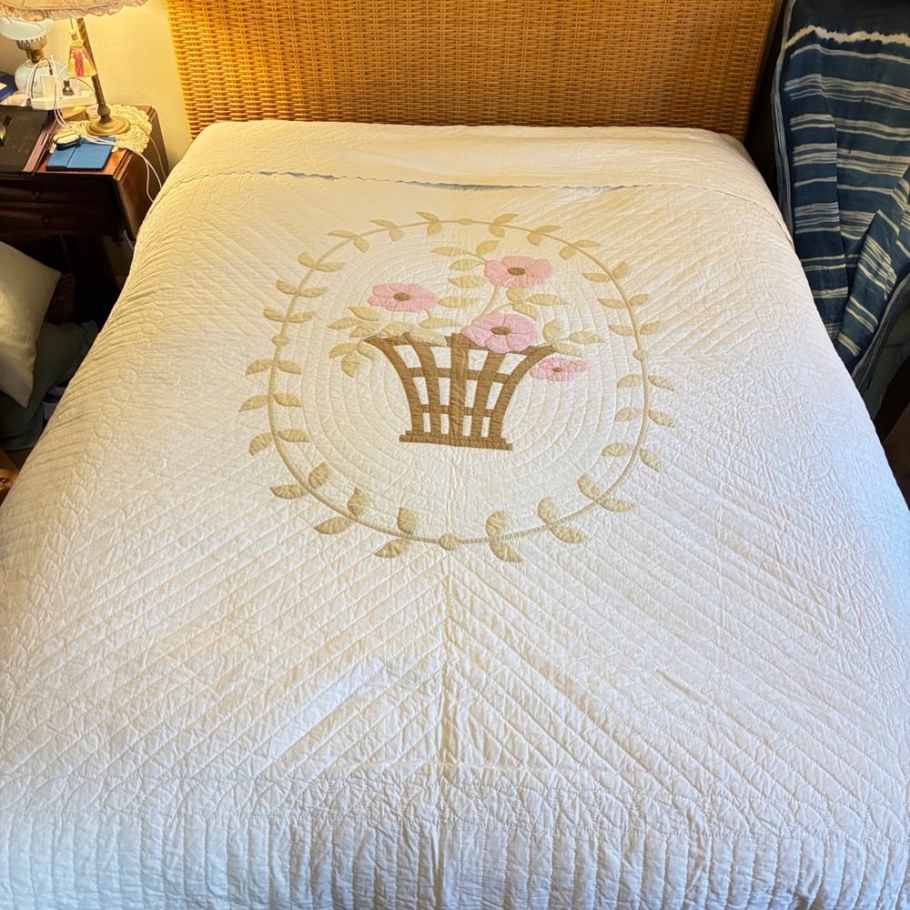 Quilt King Floral Motif Flower Basket white background handmade